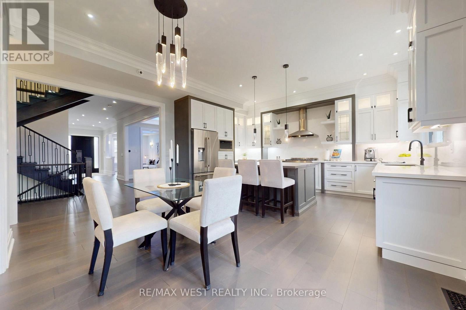 222 CONNAUGHT AVENUE - 14