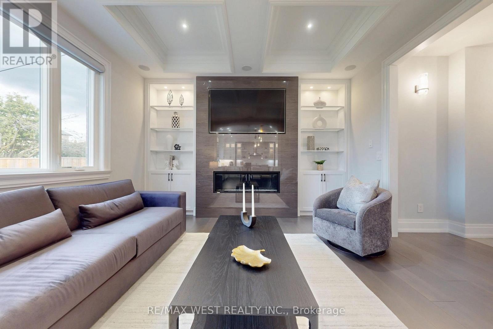 222 CONNAUGHT AVENUE - 17