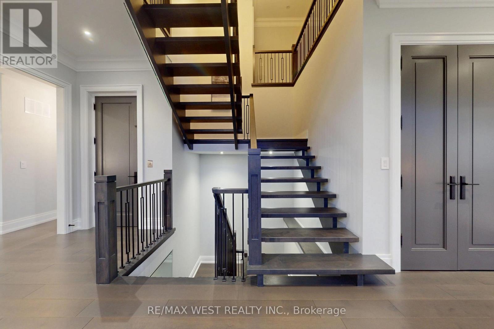 222 CONNAUGHT AVENUE - 20