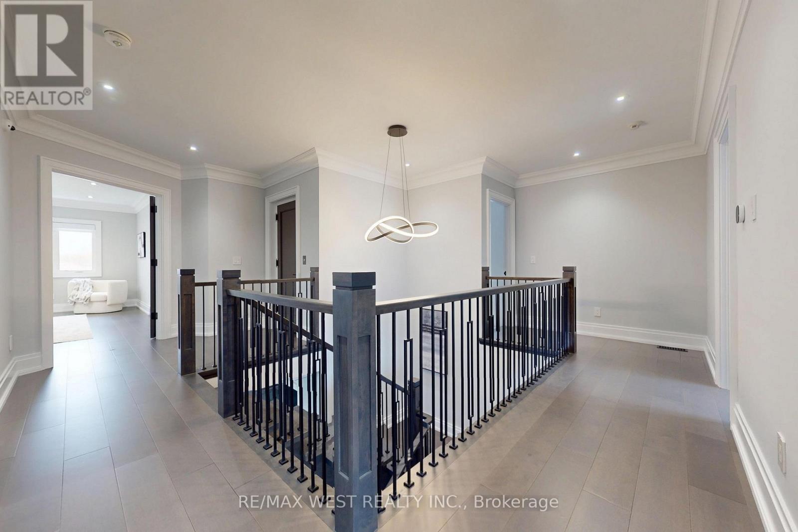 222 CONNAUGHT AVENUE - 21