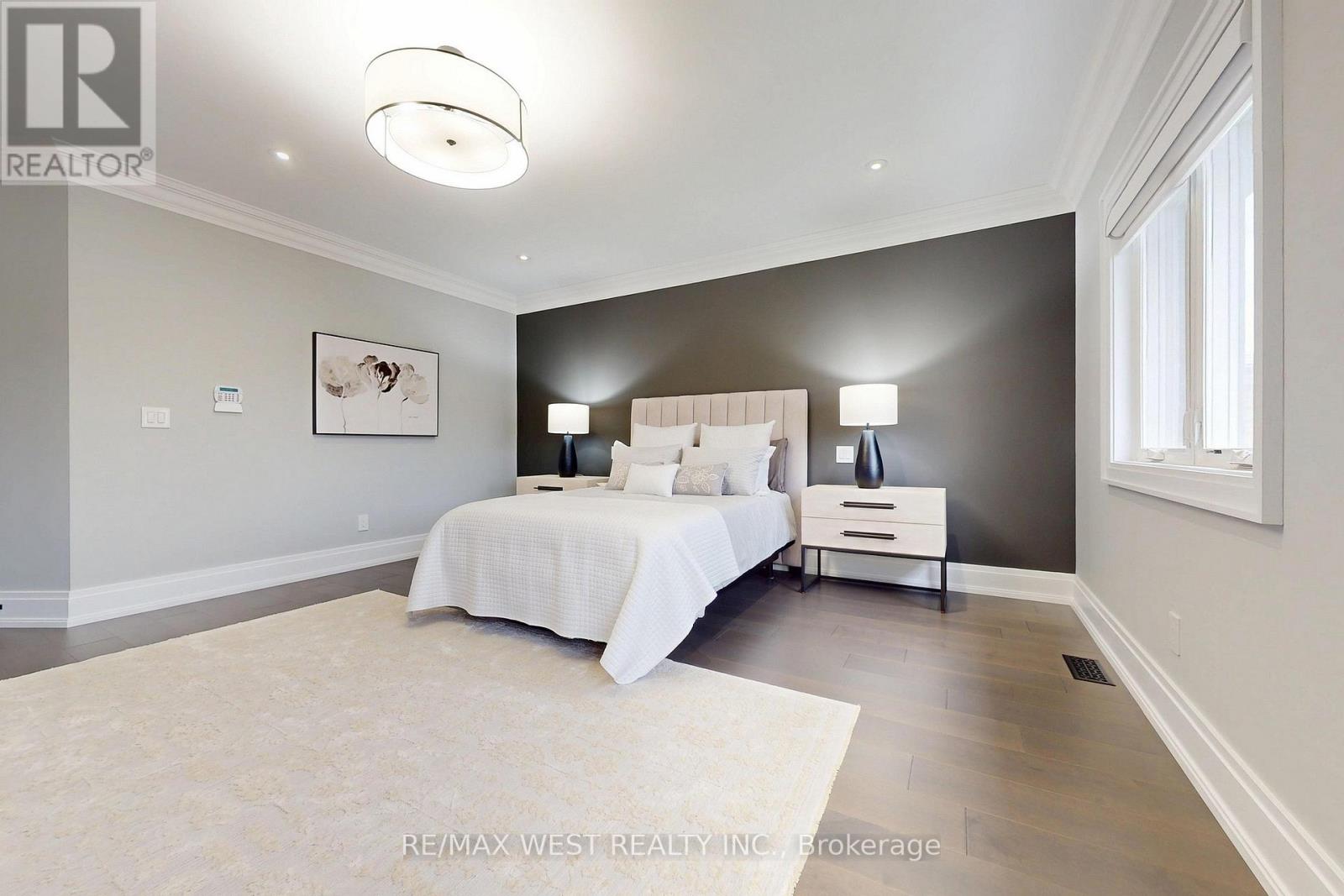222 CONNAUGHT AVENUE - 23