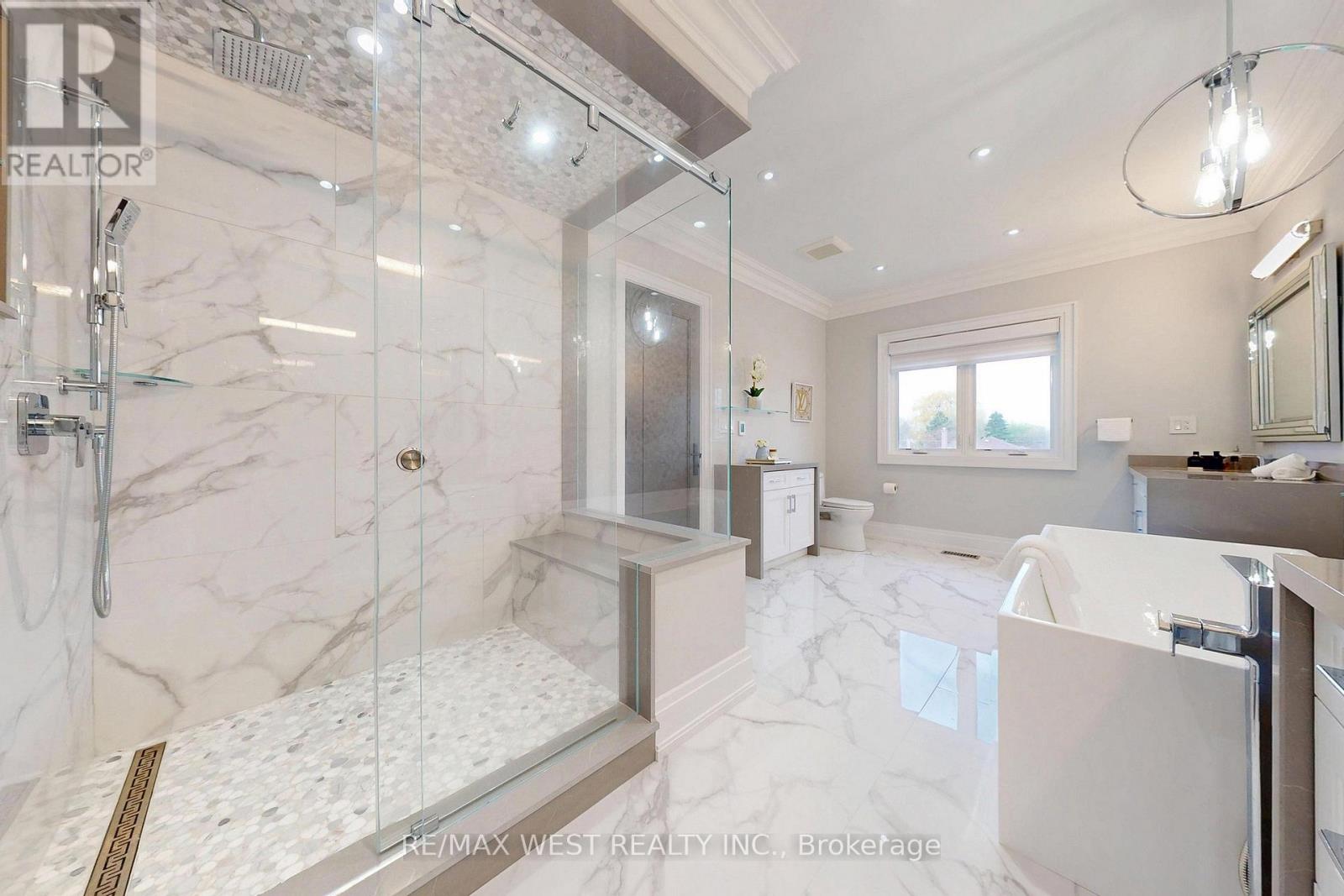 222 CONNAUGHT AVENUE - 26