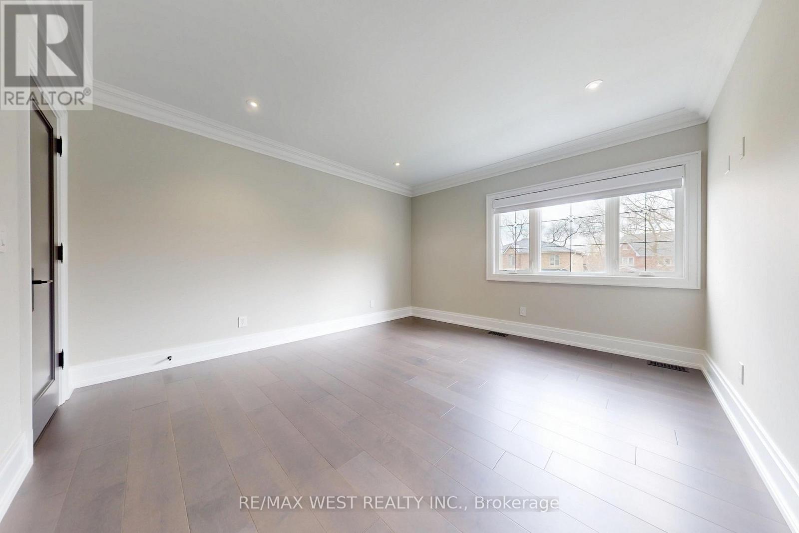 222 CONNAUGHT AVENUE - 31