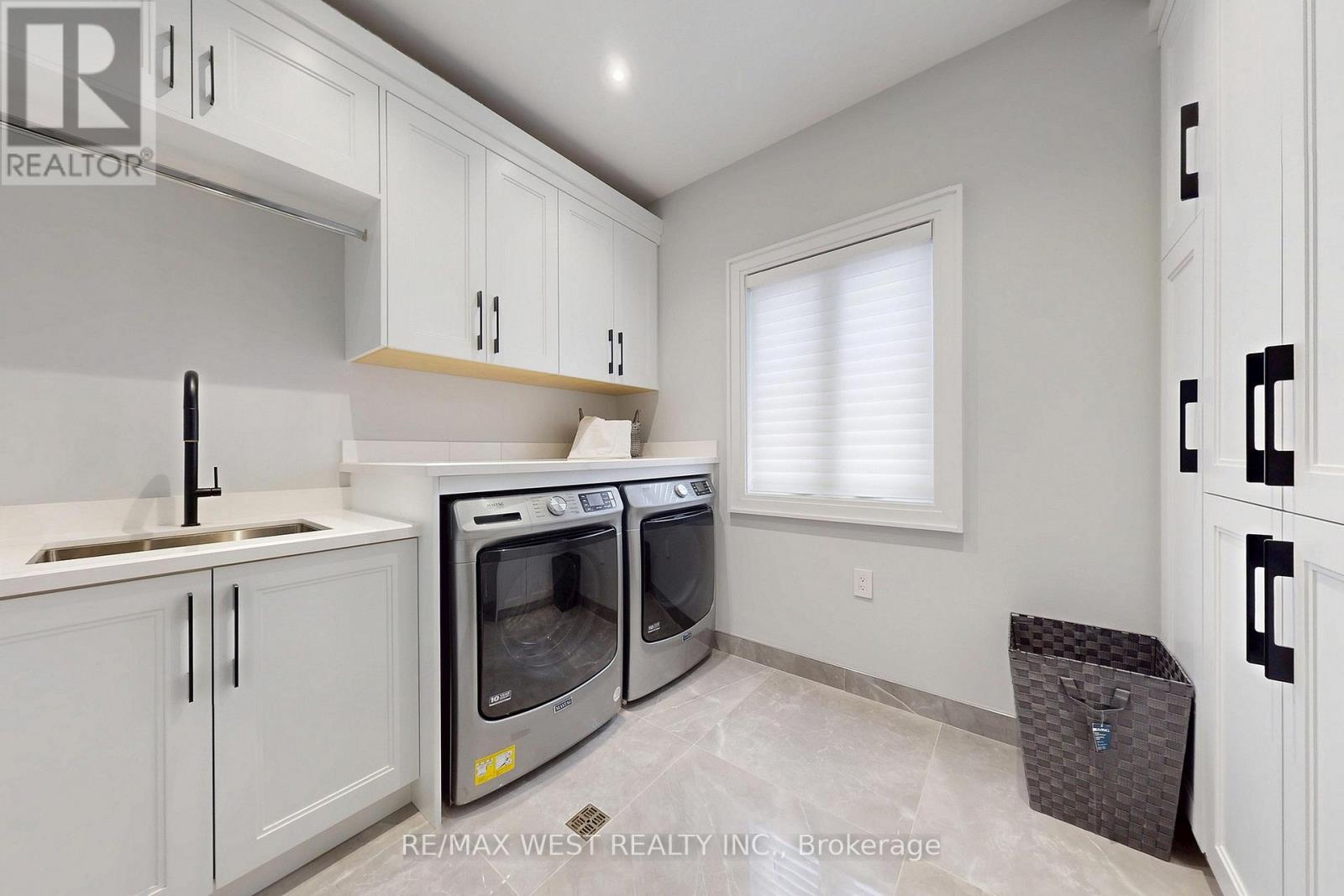 222 CONNAUGHT AVENUE - 32