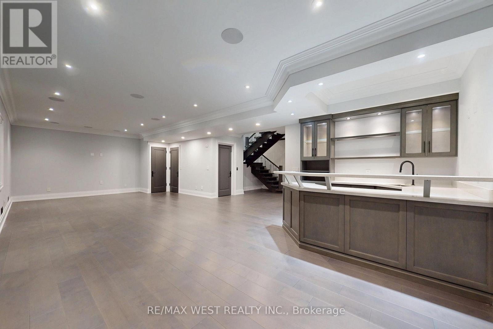 222 CONNAUGHT AVENUE - 36