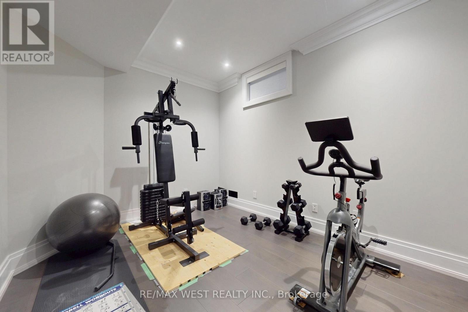 222 CONNAUGHT AVENUE - 37