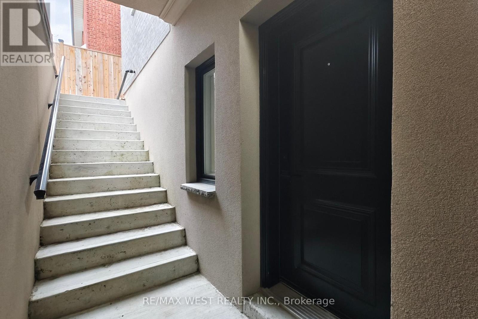 222 CONNAUGHT AVENUE - 40