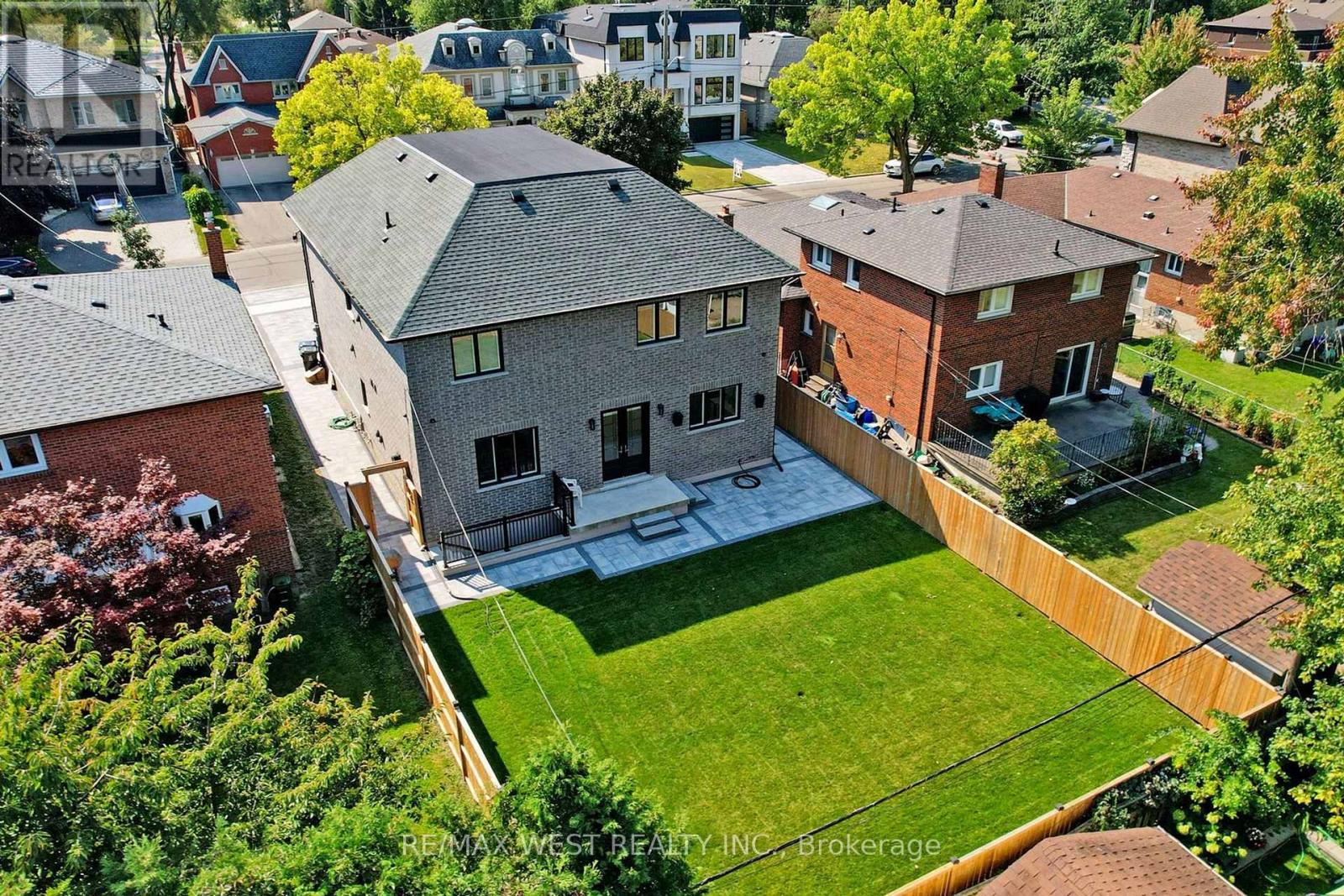 222 CONNAUGHT AVENUE - 41