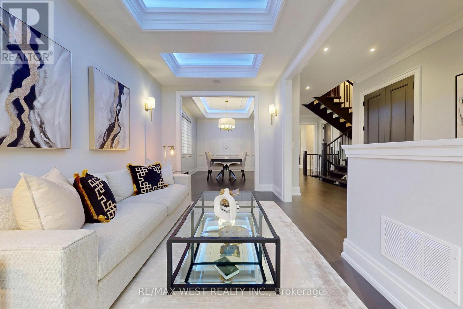 222 CONNAUGHT AVENUE - 5