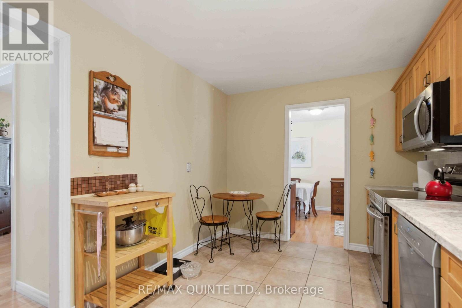 527 MONTROSE ROAD - 19