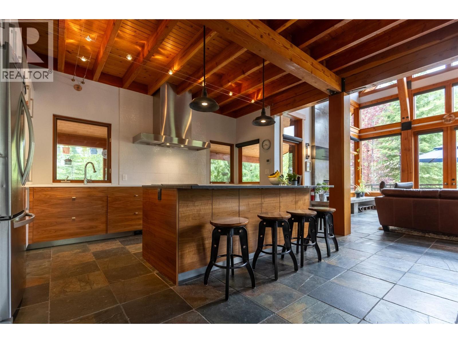 20 Alpine Trails Crescent - 10