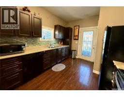 106 7th Street W, Kindersley, SK S0L1S0 Photo 12