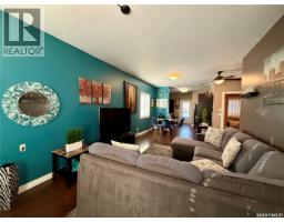 106 7th Street W, Kindersley, SK S0L1S0 Photo 8