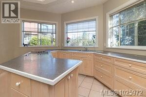 8626 Lochside Dr - 25