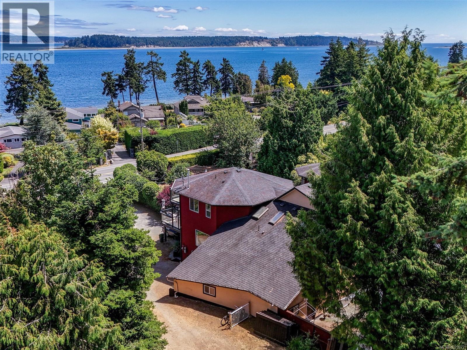 8626 Lochside Dr - 40