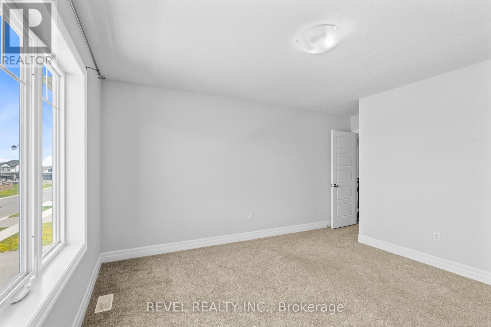 39 MUIRFIELD DRIVE - 22