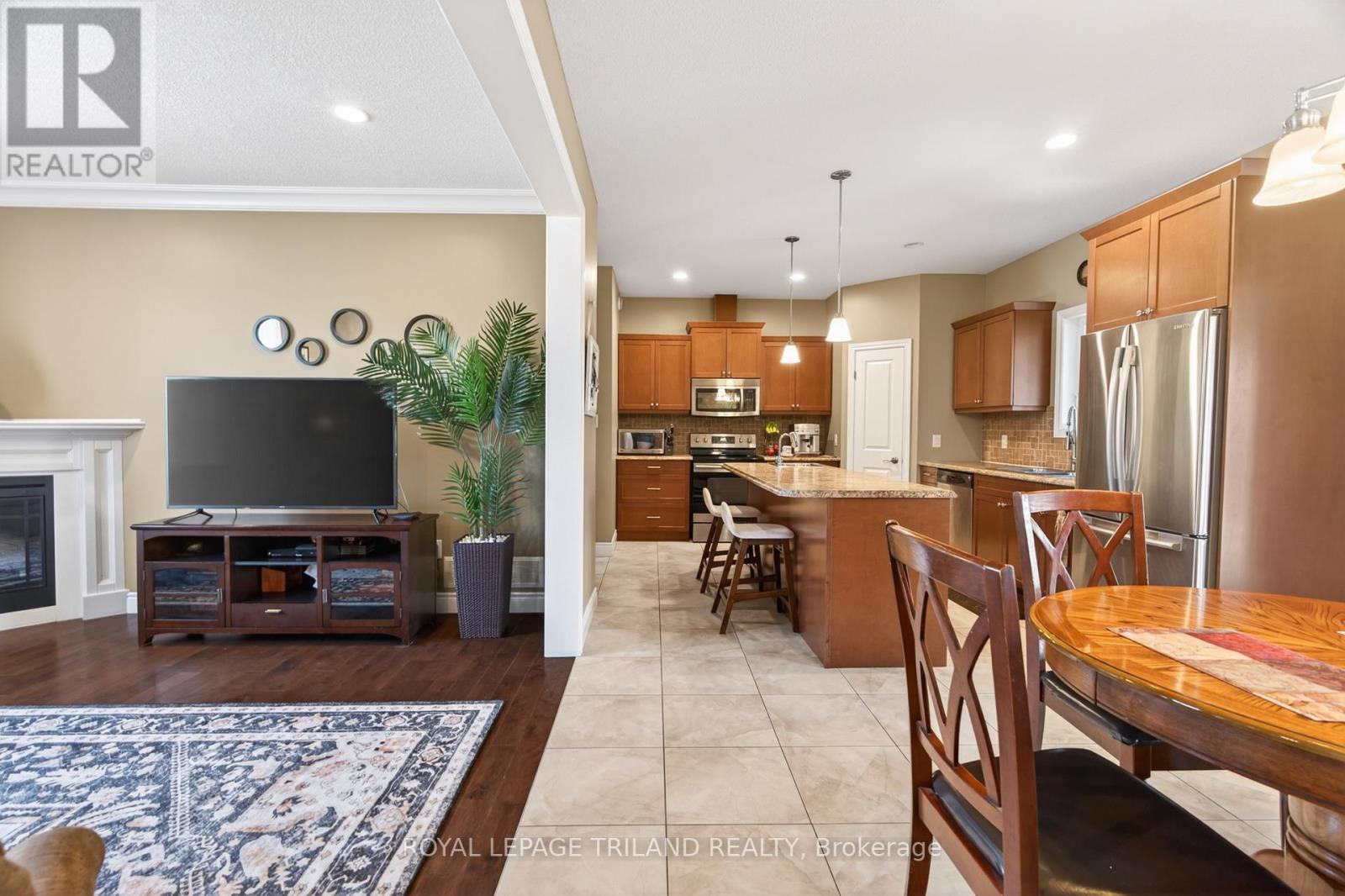 40 FIELDSTONE CRESCENT - 15