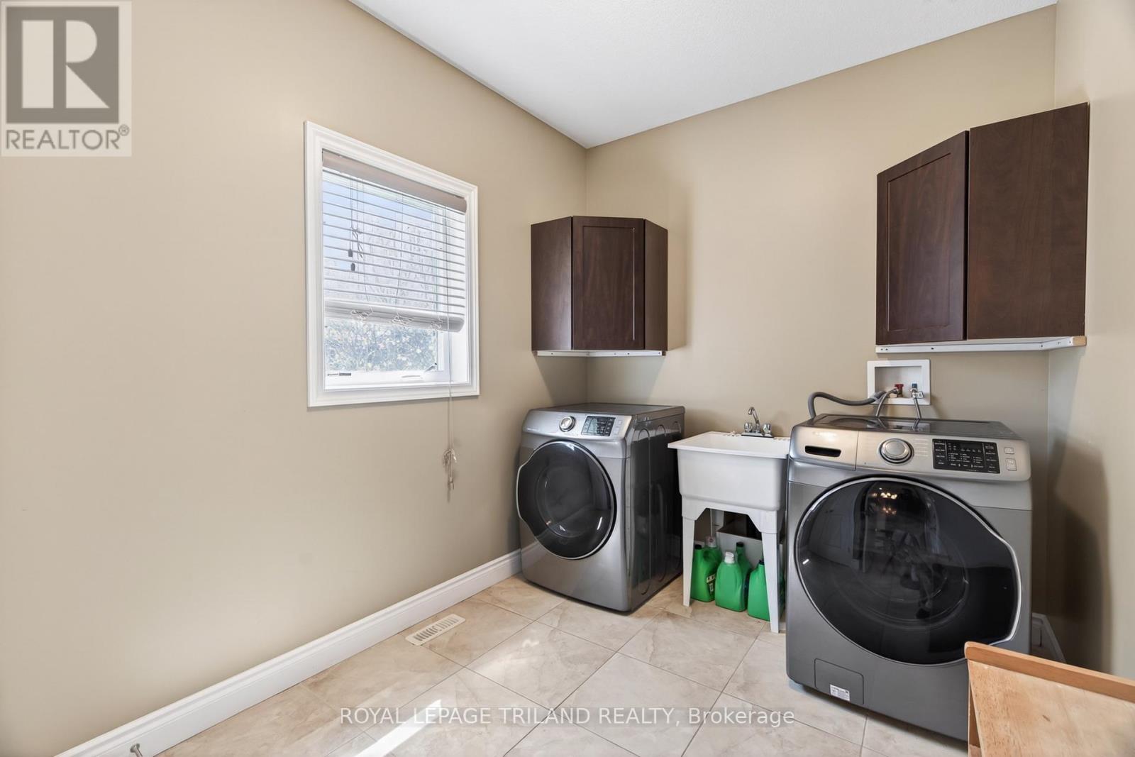 40 FIELDSTONE CRESCENT - 16