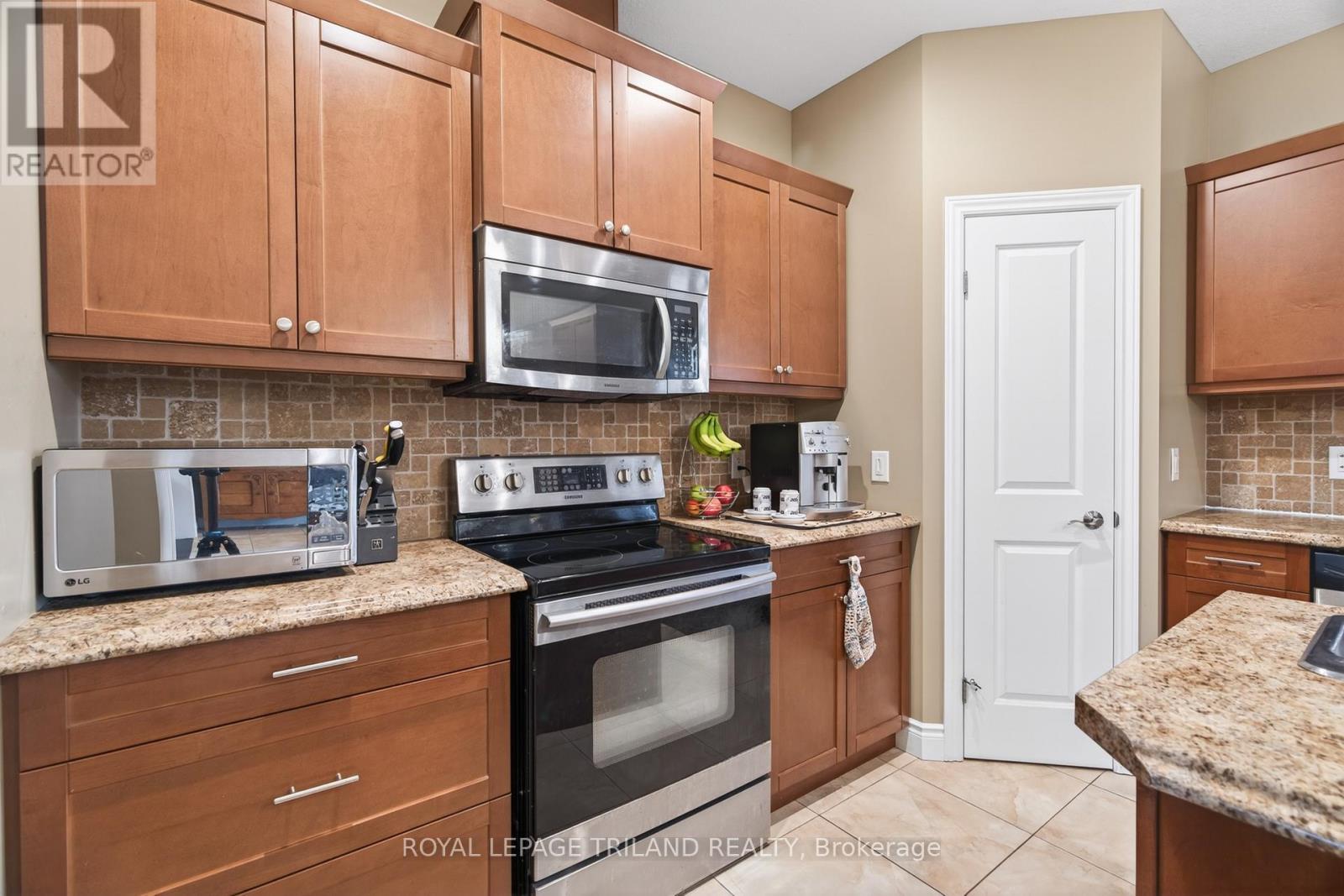 40 FIELDSTONE CRESCENT - 17