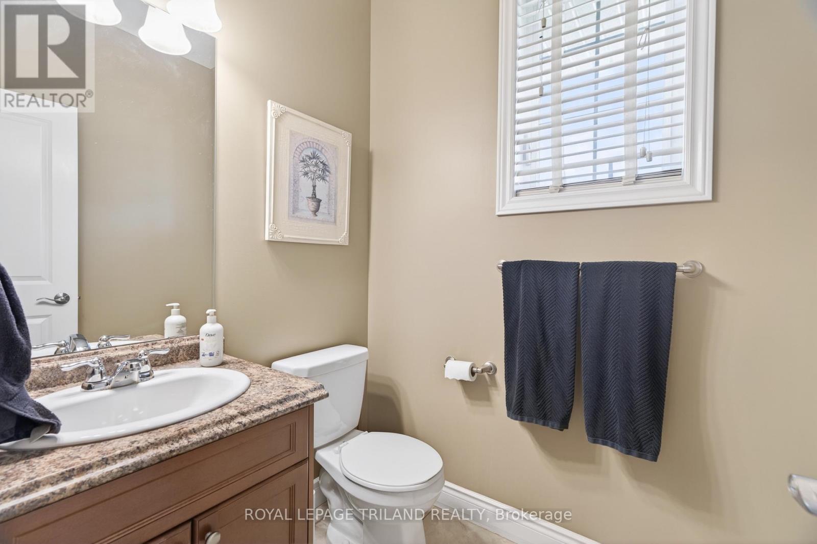 40 FIELDSTONE CRESCENT - 18