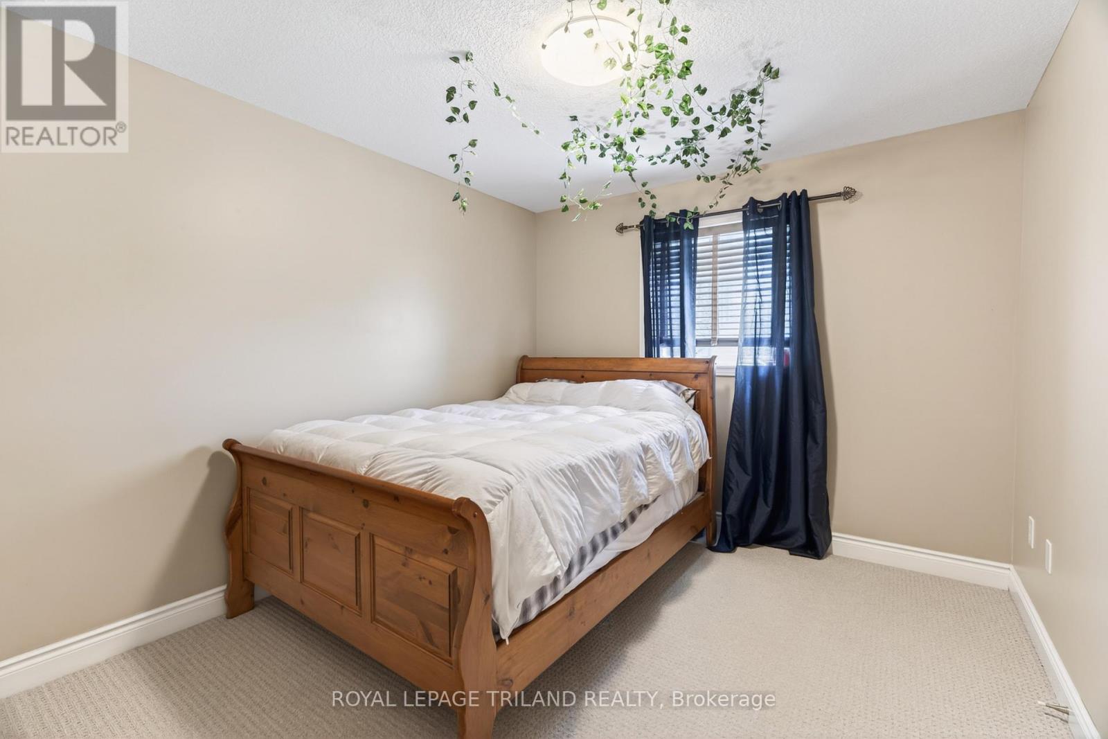 40 FIELDSTONE CRESCENT - 22