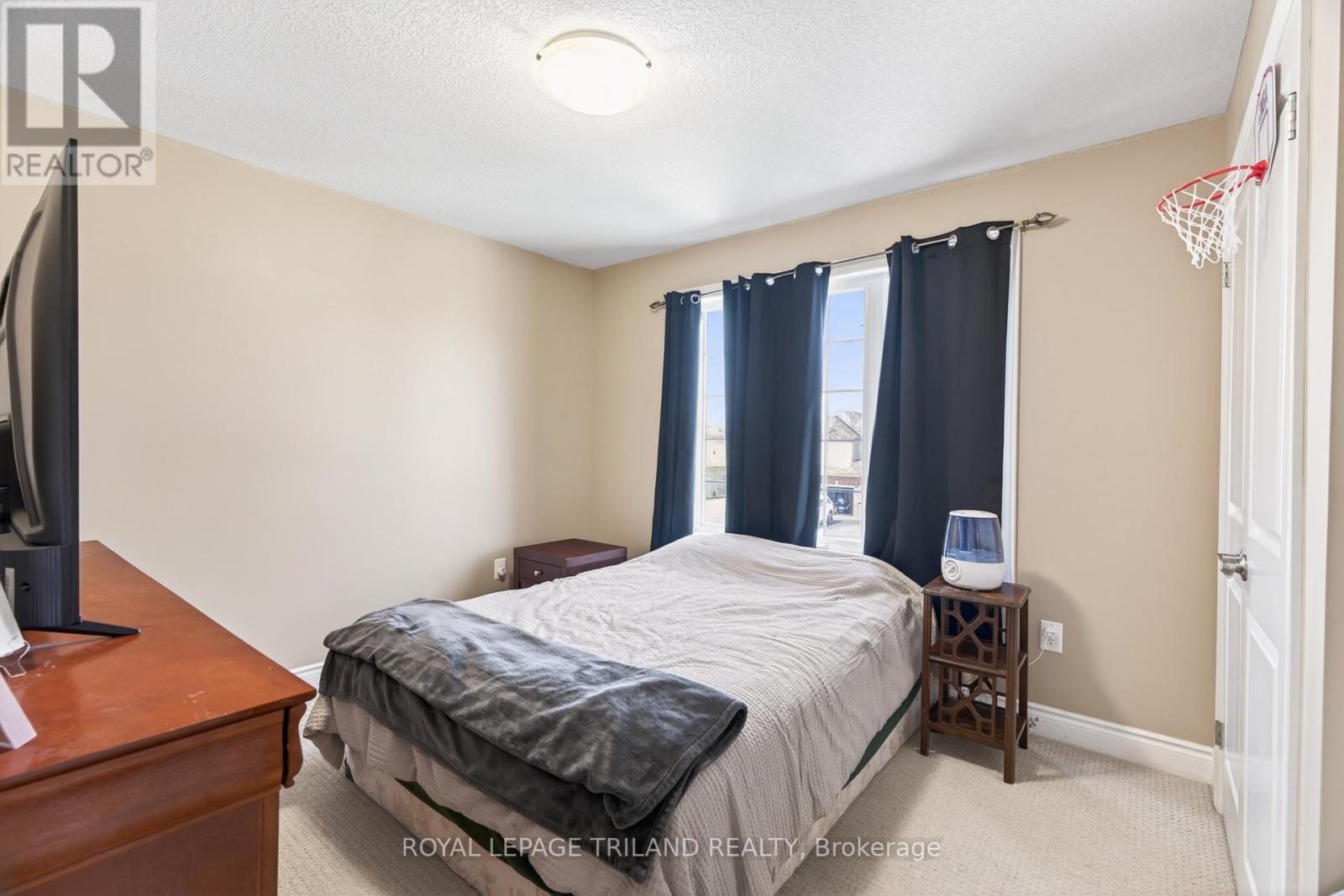 40 FIELDSTONE CRESCENT - 24