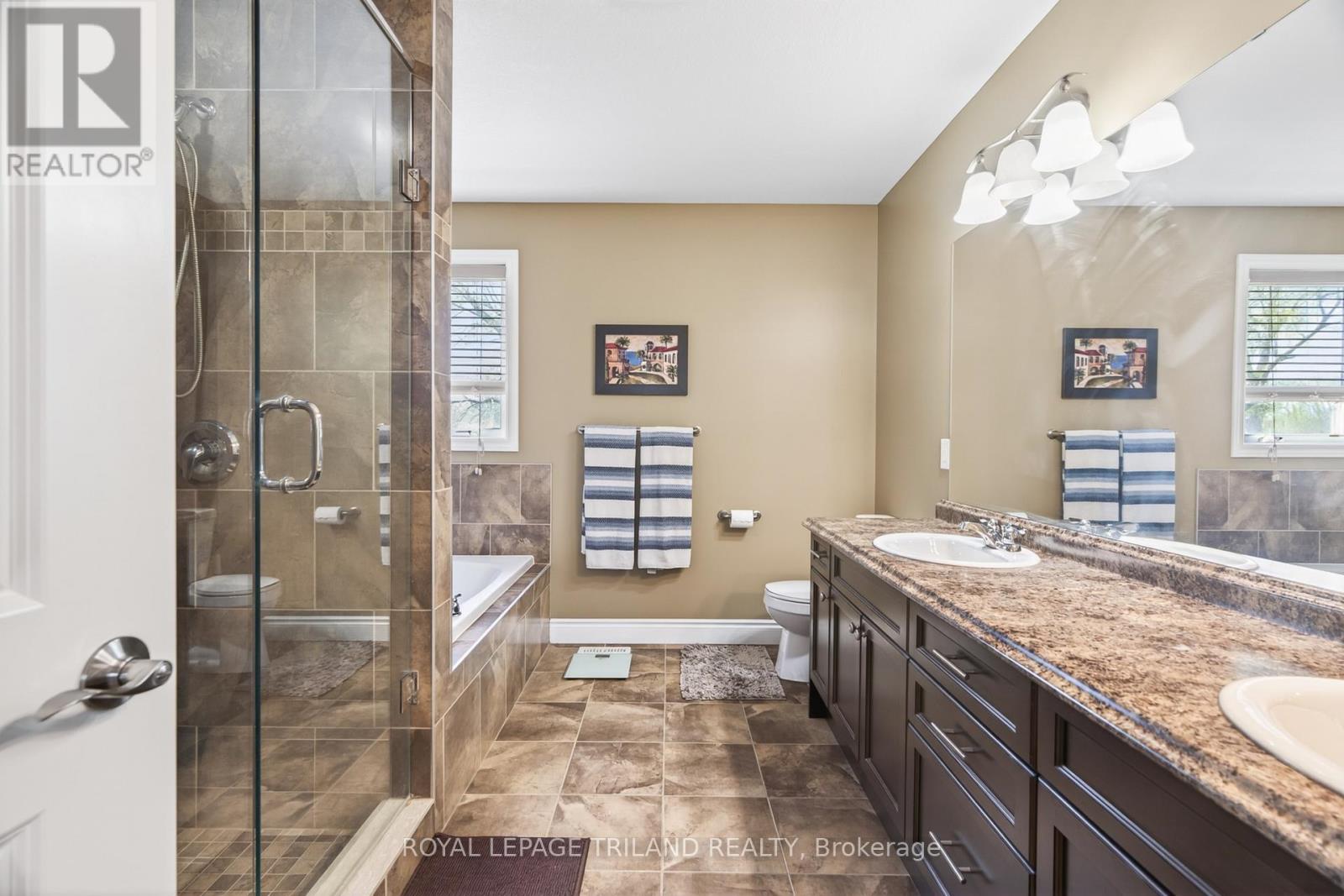 40 FIELDSTONE CRESCENT - 31