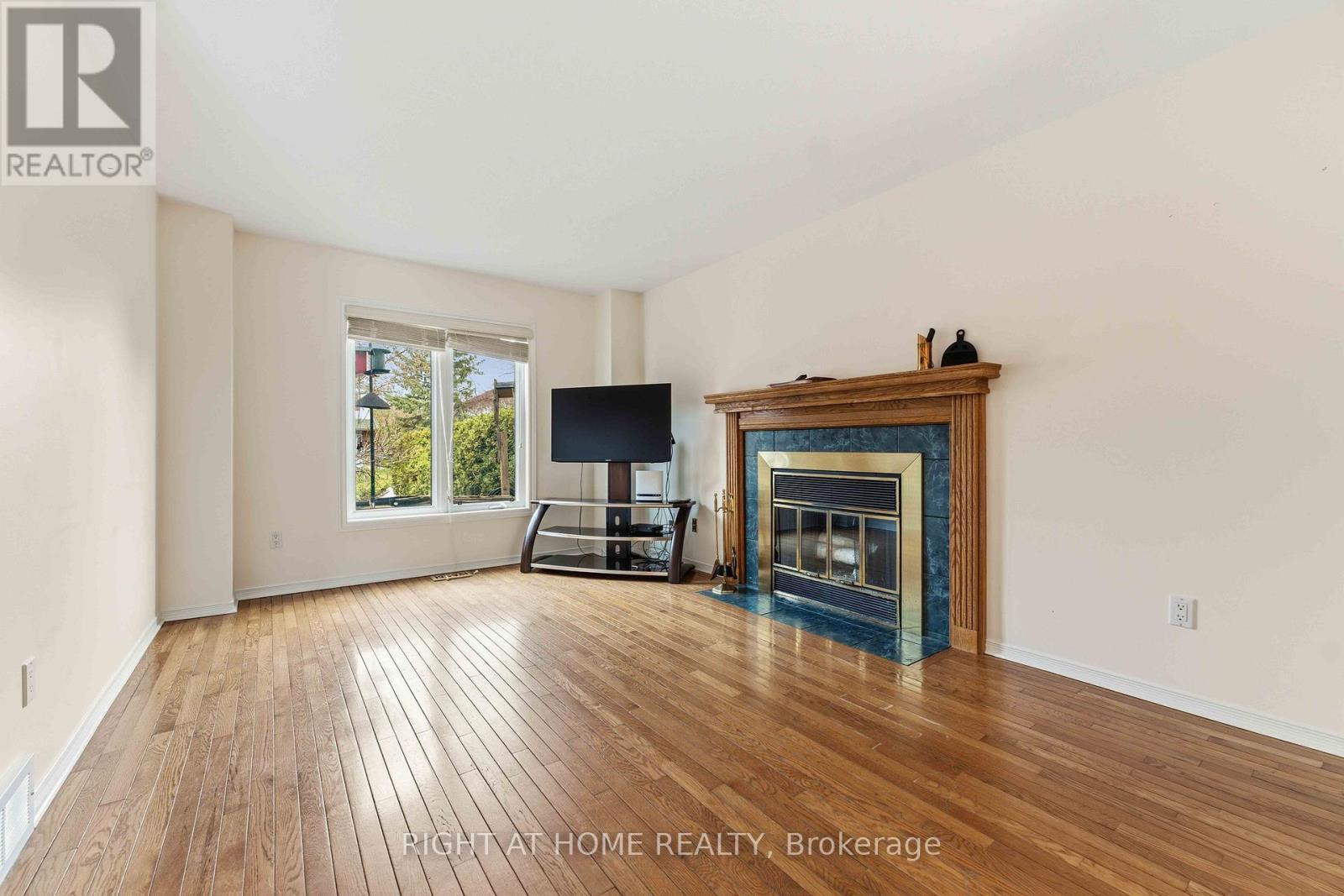 26 DENHAM WAY - 6