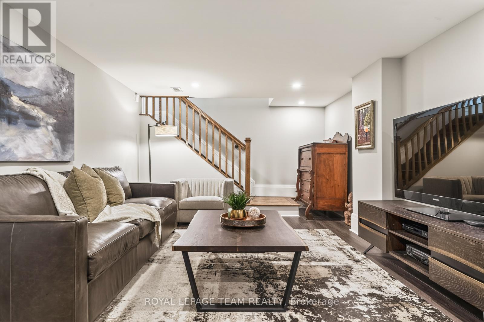 54 PARK ROAD - 31
