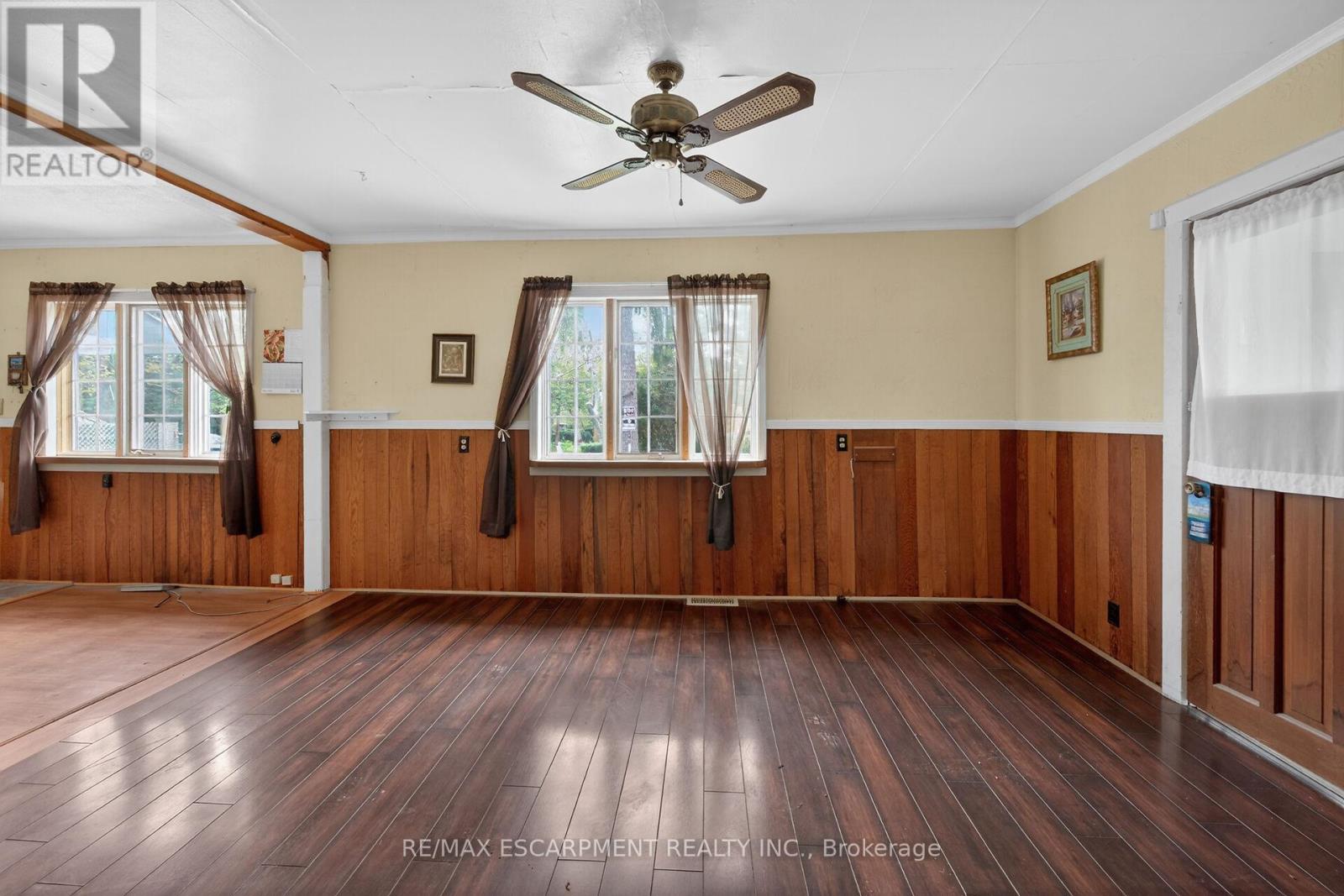 313 JOHN STREET - 11