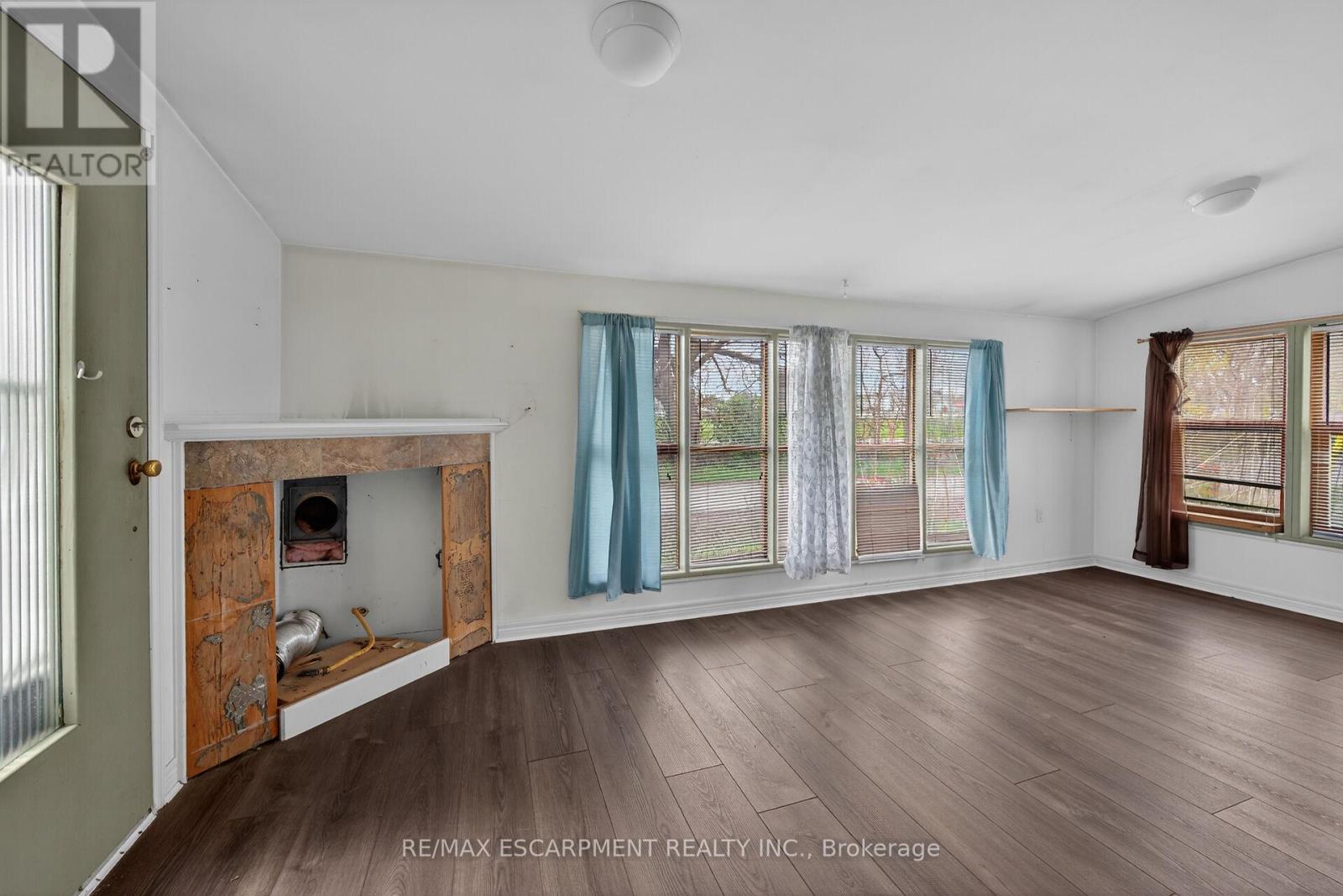 313 JOHN STREET - 13