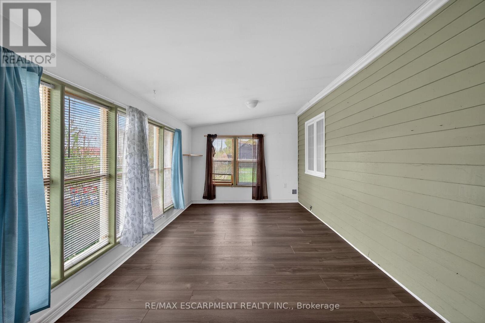 313 JOHN STREET - 14