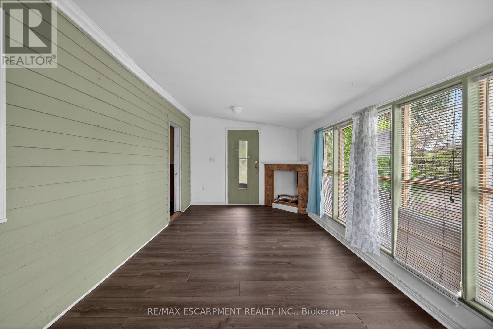 313 JOHN STREET - 15