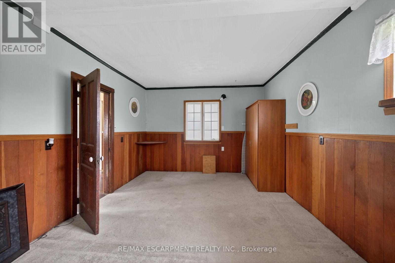 313 JOHN STREET - 18