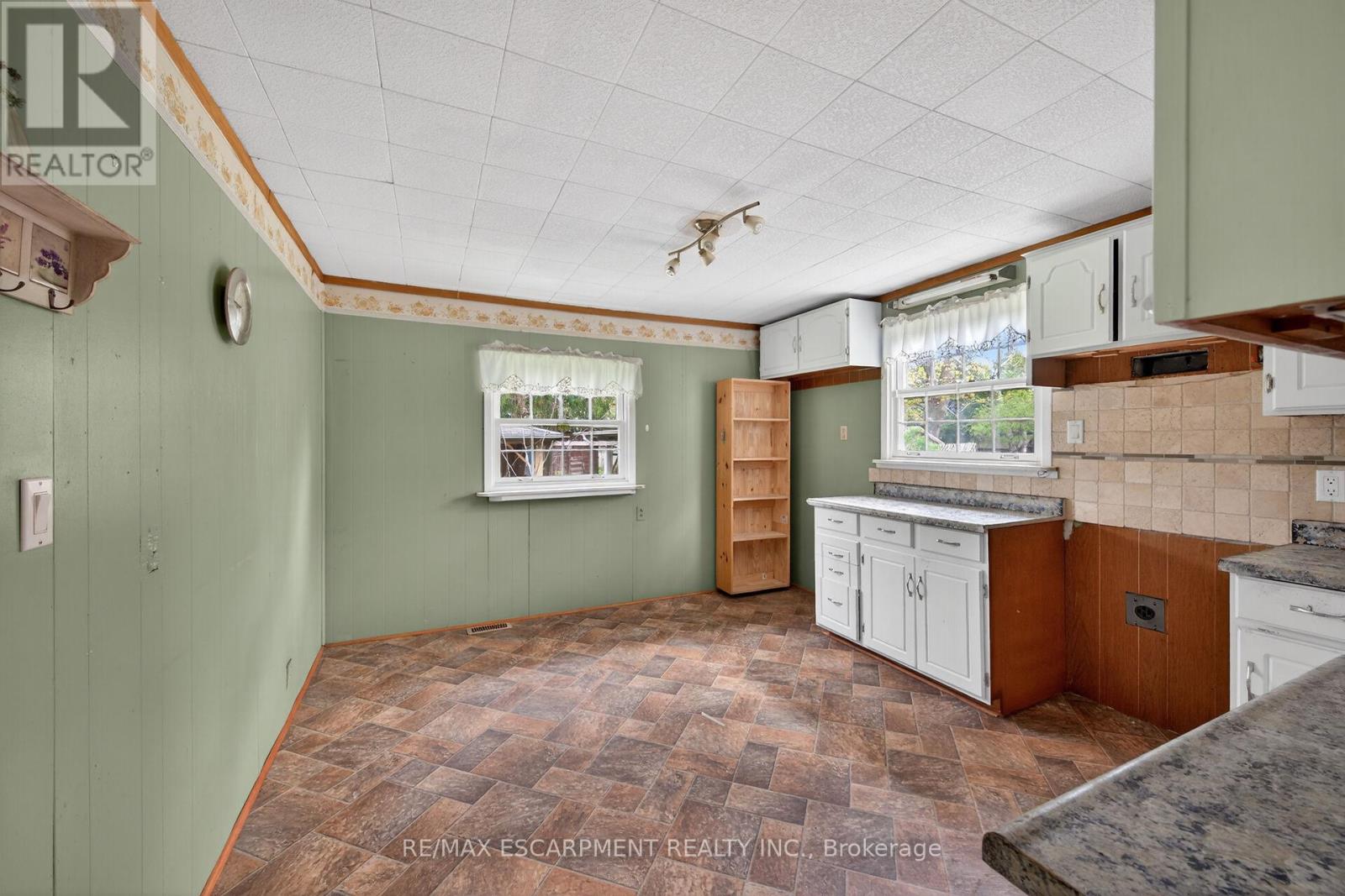313 JOHN STREET - 19