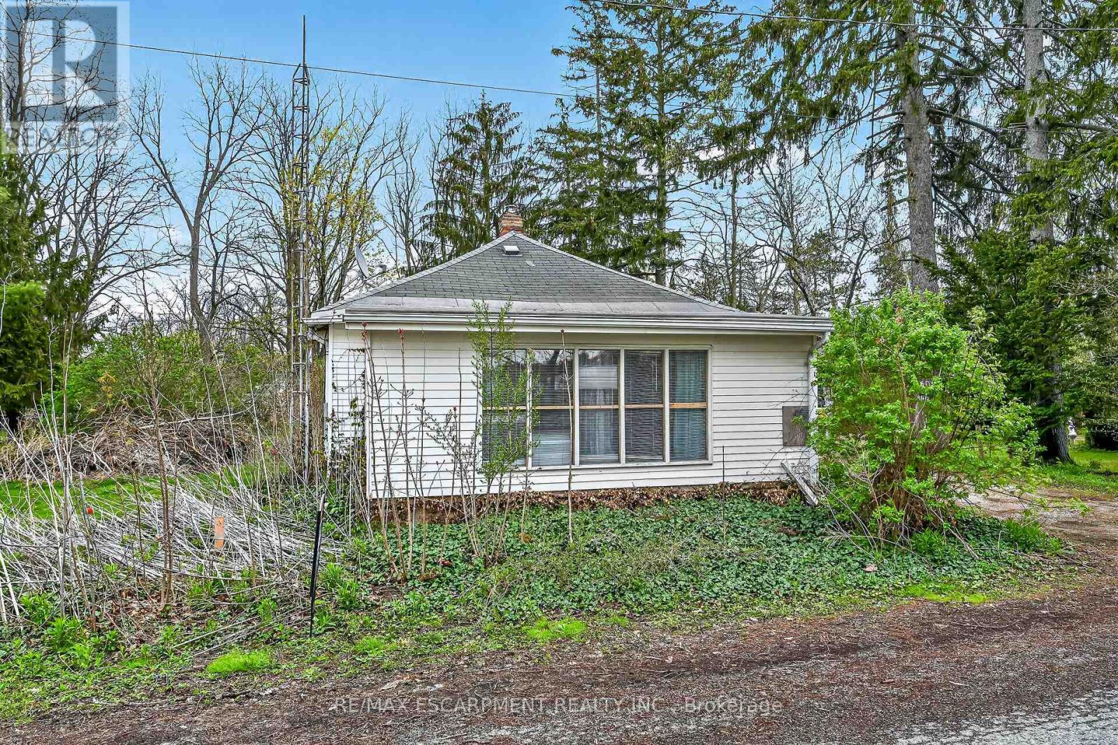 313 JOHN STREET - 34