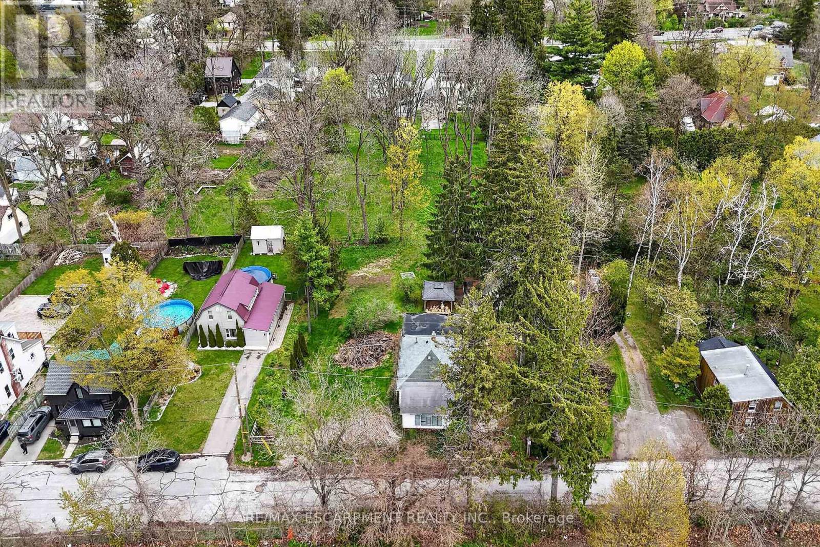 313 JOHN STREET - 38