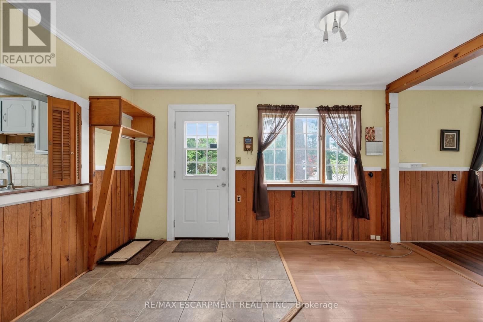 313 JOHN STREET - 8