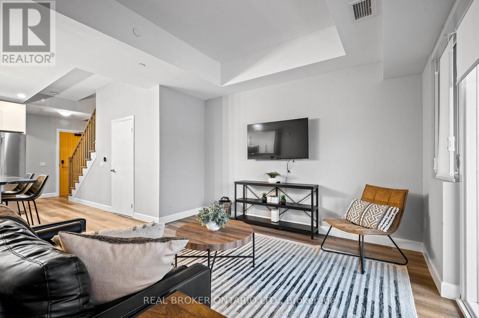 #207 51 DAVID STREET - 11