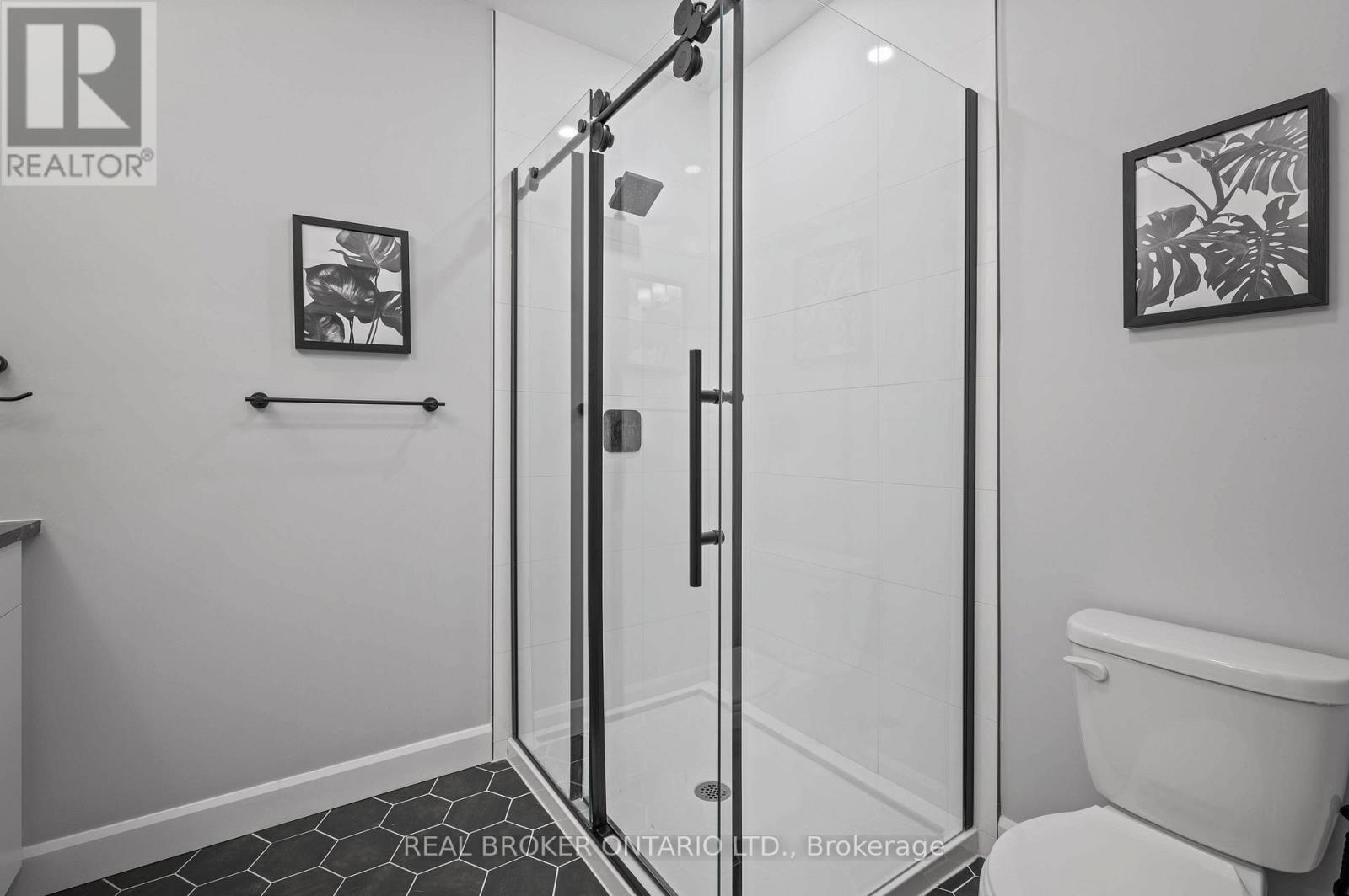 #207 51 DAVID STREET - 19
