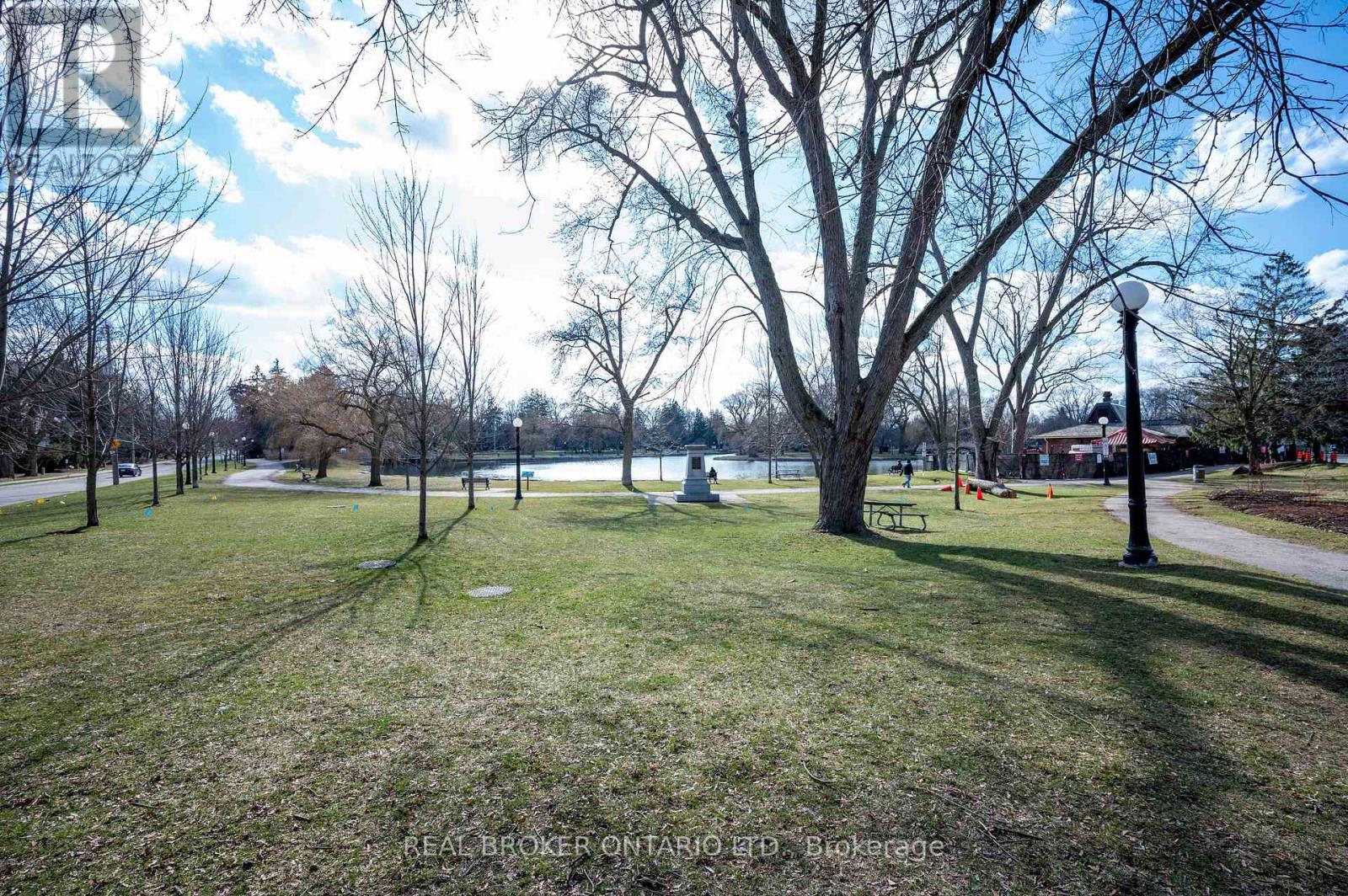 #207 51 DAVID STREET - 32