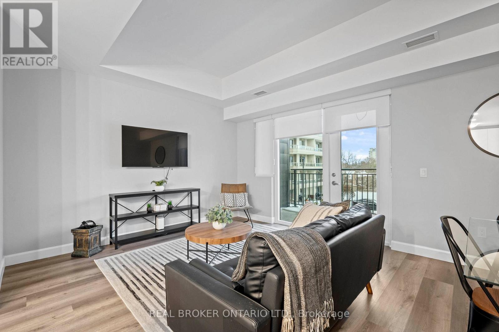 #207 51 DAVID STREET - 9