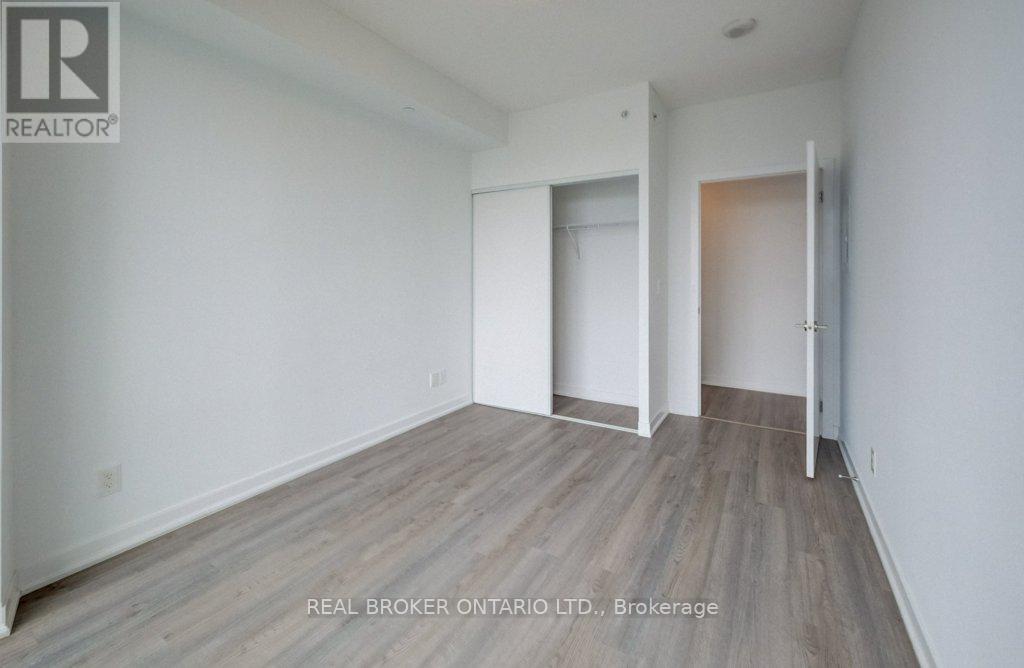 #908 85 DUKE STREET W - 13