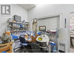 9225 County 93 Road, Midland, ON L4R4K4 Photo 15