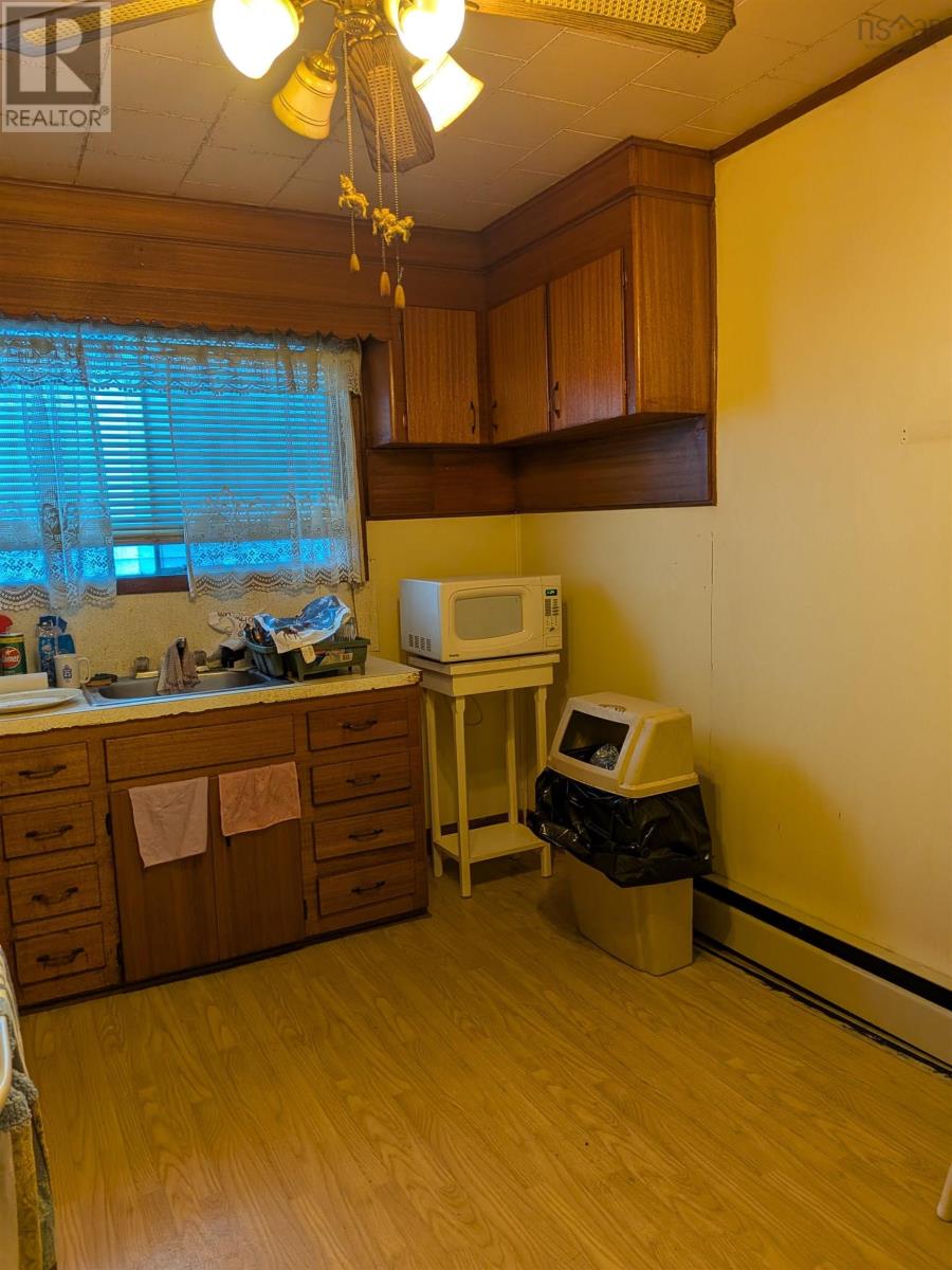 5655 MACARA Street N - 10