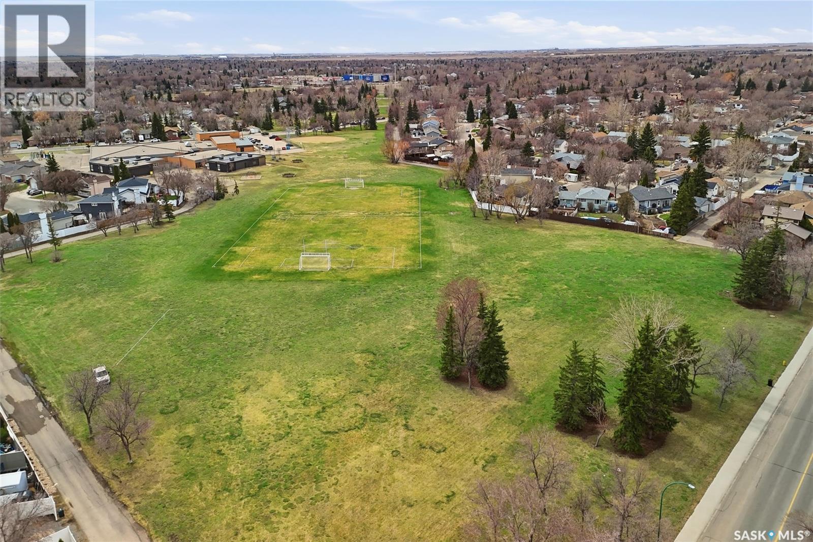 404 Dalgliesh DRIVE - Image 3