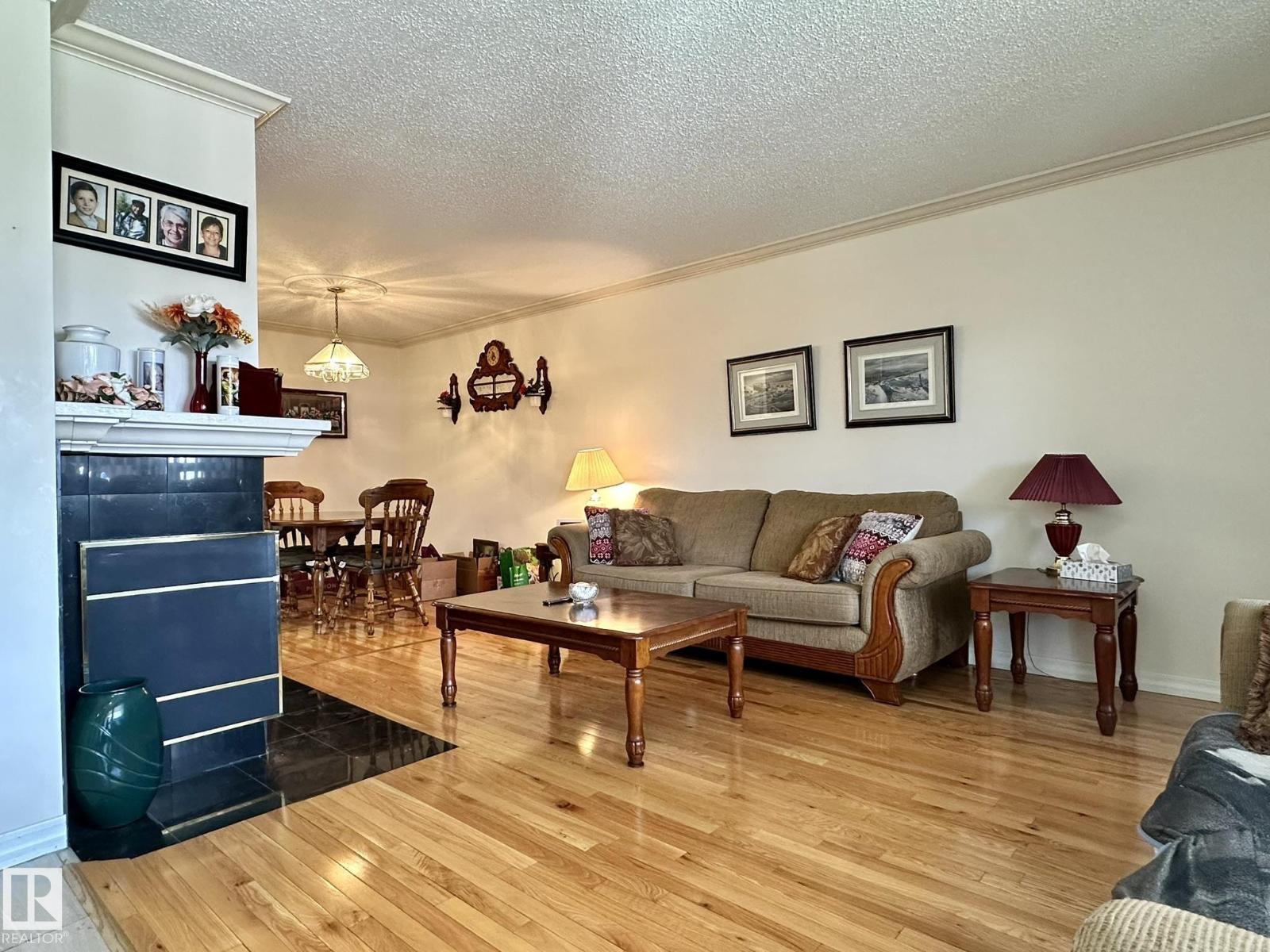 2304 151 AV NW, Edmonton