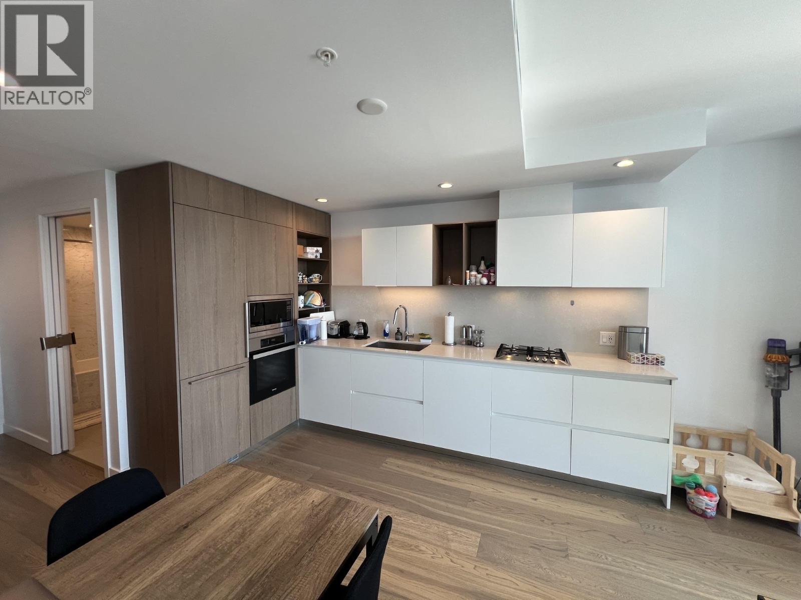 1 Bed, 1 Bath House for Sale in Burnaby – 4001 6000 MCKAY AVENUE, Burnaby - Image 7