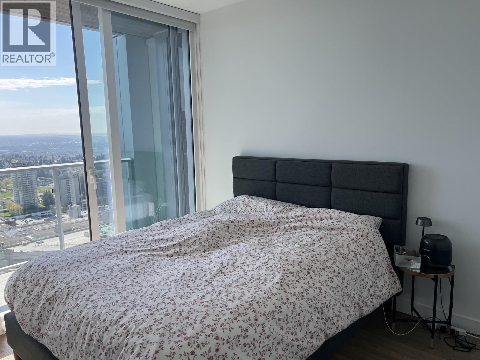 1 Bed, 1 Bath House for Sale in Burnaby – 4001 6000 MCKAY AVENUE, Burnaby - Image 6