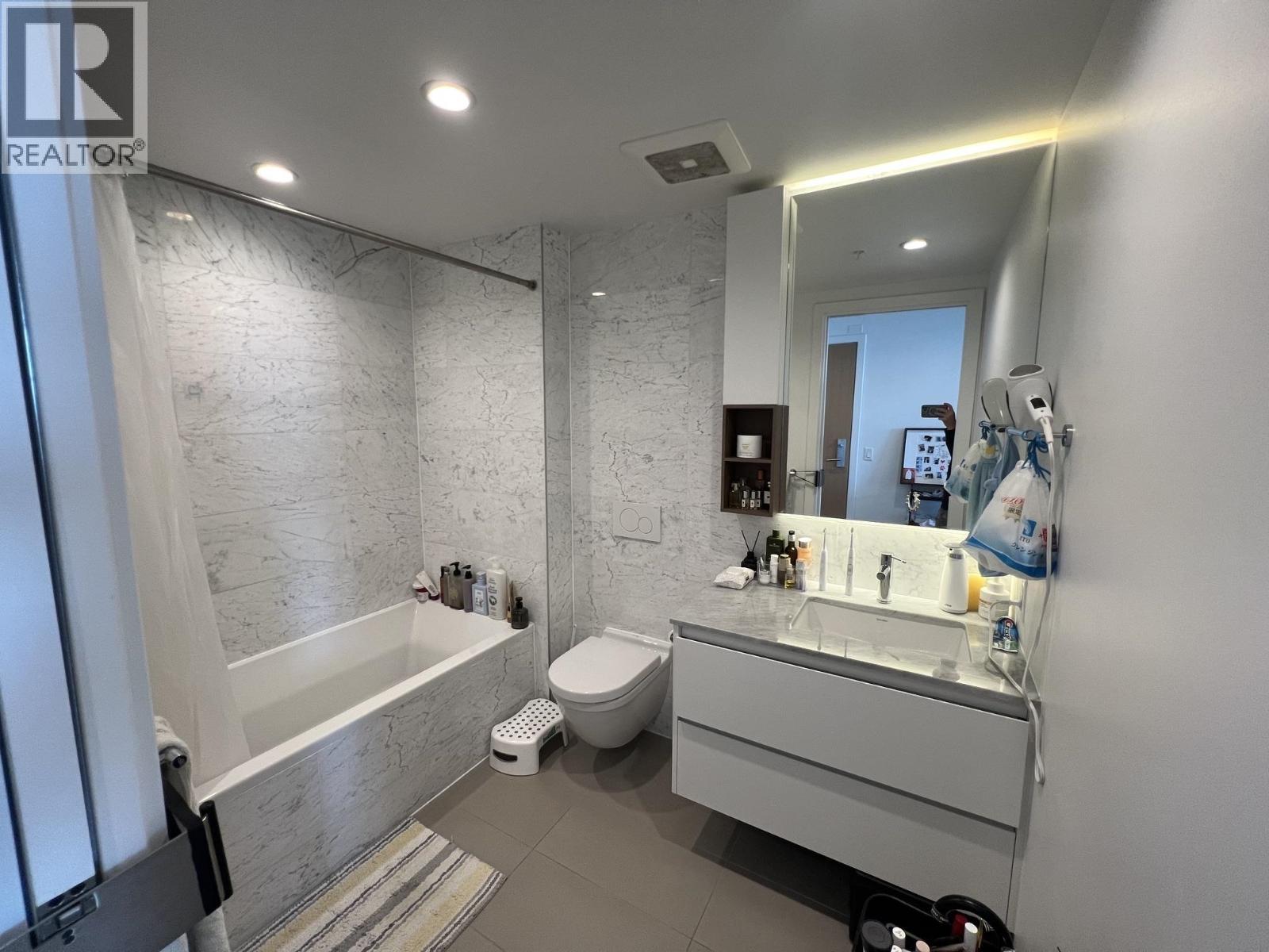 1 Bed, 1 Bath House for Sale in Burnaby – 4001 6000 MCKAY AVENUE, Burnaby - Image 8